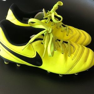 Like new Nike Tiempo soccer cleats